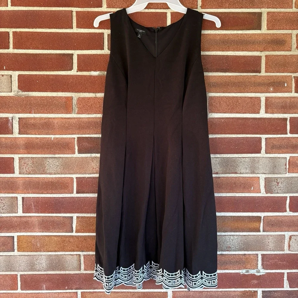 Talbots Black V-Neck Sleeveless Hem Detail Dress Sz 2P A3182